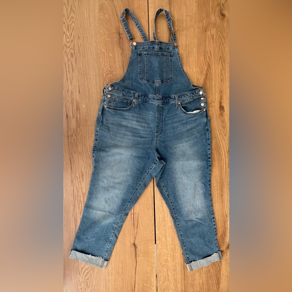 Universal thread from target size 18/34R denim overalls